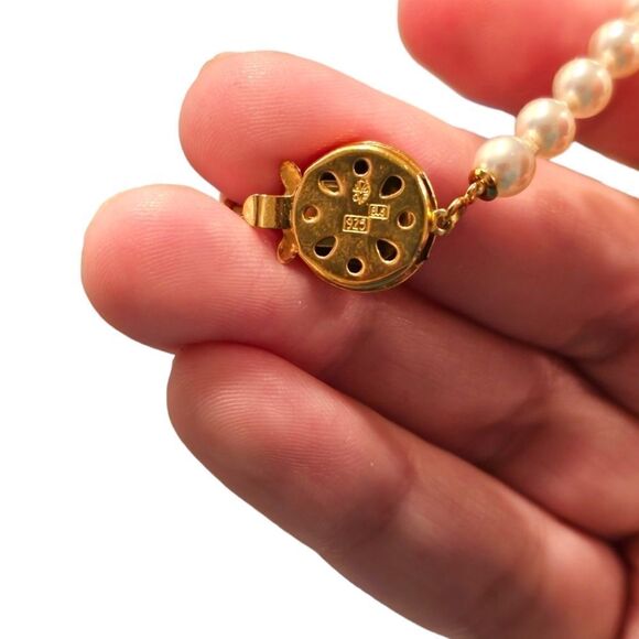 Orquidea Classic Pearls 18KT Gold Plated 925 Sterling Silver Clasp Necklace - Picture 13 of 13